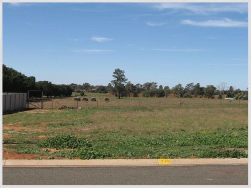 11 Joffre Street, Temora NSW 2666