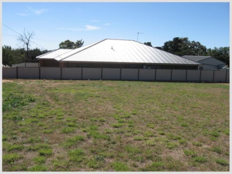 11 Joffre Street, Temora NSW 2666