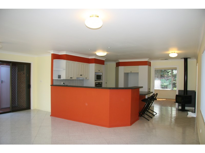 11 Perry Avenue, Springwood NSW 2777