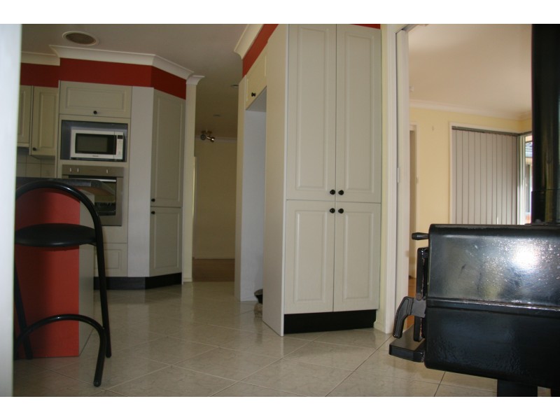 11 Perry Avenue, Springwood NSW 2777