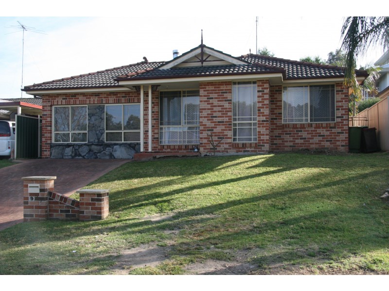 27 Gunara Terrace, Glenmore Park NSW 2745