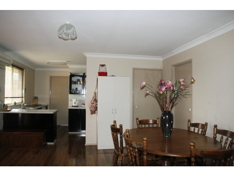 27 Gunara Terrace, Glenmore Park NSW 2745