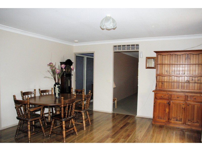 27 Gunara Terrace, Glenmore Park NSW 2745