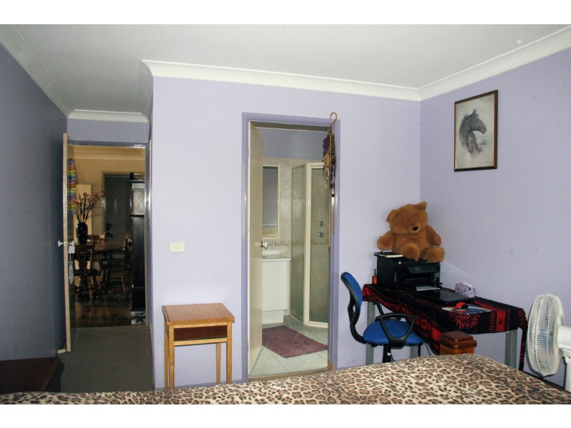 27 Gunara Terrace, Glenmore Park NSW 2745