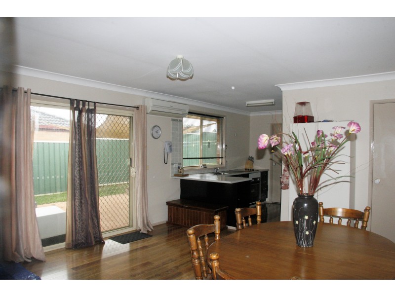 27 Gunara Terrace, Glenmore Park NSW 2745