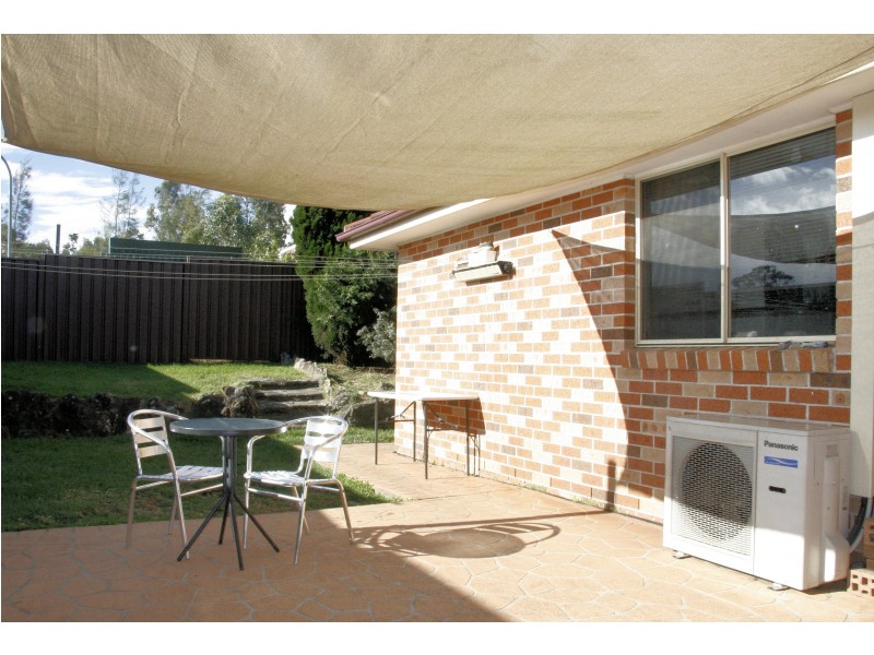 27 Gunara Terrace, Glenmore Park NSW 2745