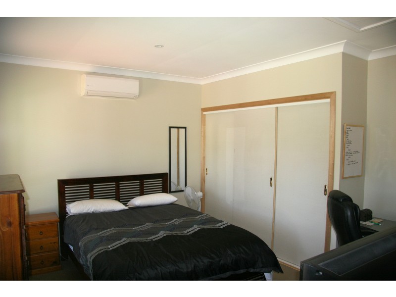 27 Gunara Terrace, Glenmore Park NSW 2745