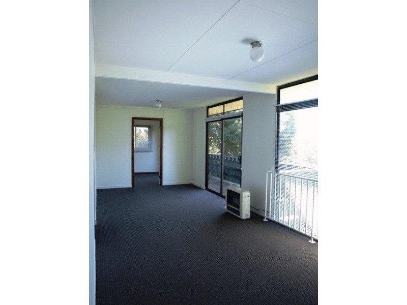 28 Hume Avenue, Wentworth Falls NSW 2782