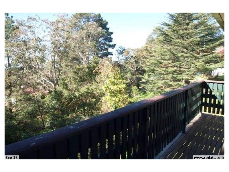 28 Hume Avenue, Wentworth Falls NSW 2782