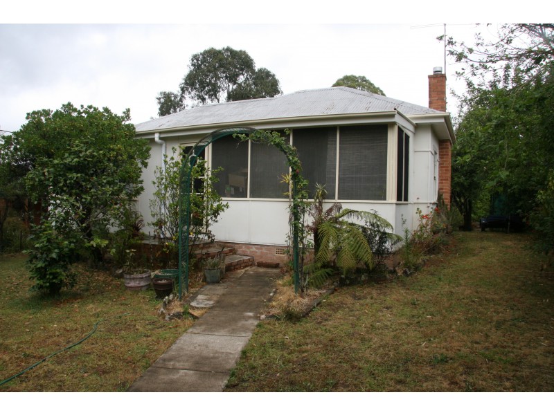 51 Raymond Road, Springwood NSW 2777