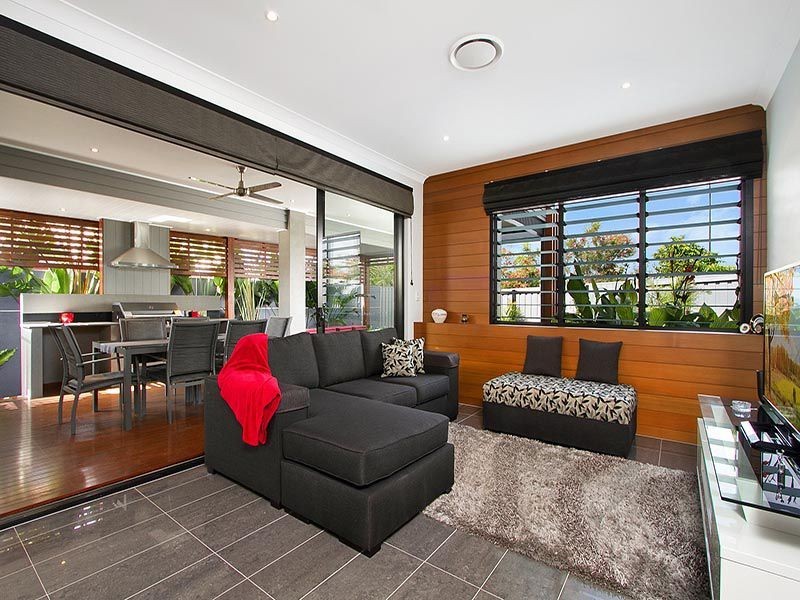 50 Williams Crescent, North Lakes QLD 4509