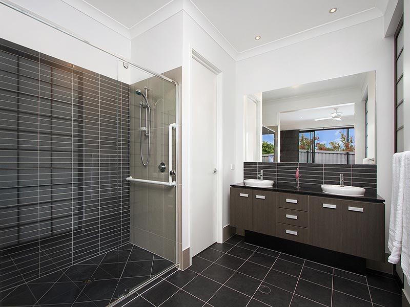 50 Williams Crescent, North Lakes QLD 4509