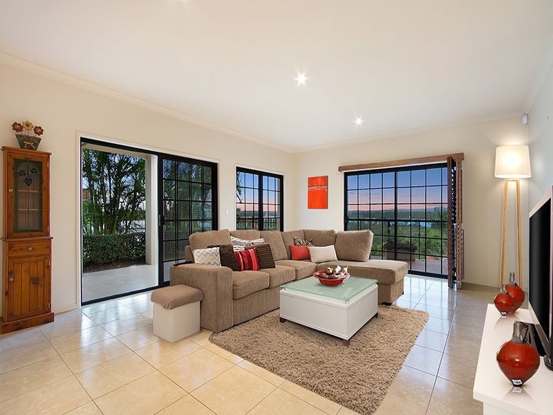 15 Kingshand Drive, Murrumba Downs QLD 4503