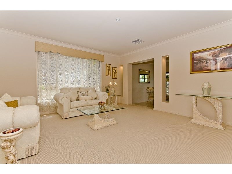 15 Kingshand Drive, Murrumba Downs QLD 4503