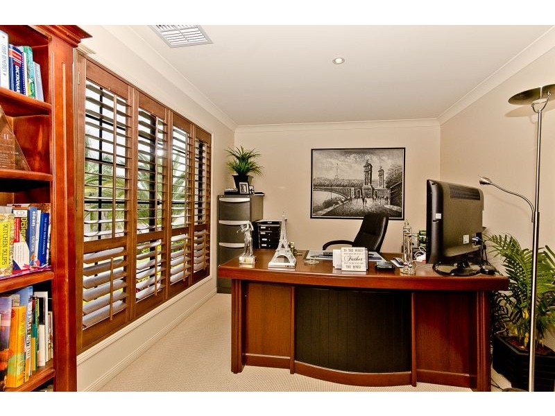 15 Kingshand Drive, Murrumba Downs QLD 4503