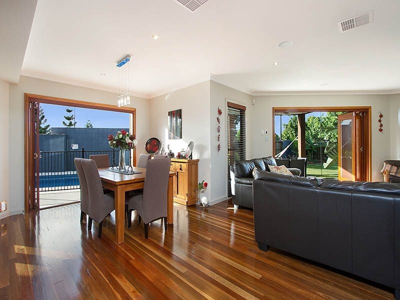 9 Montgomerie Parade, North Lakes QLD 4509