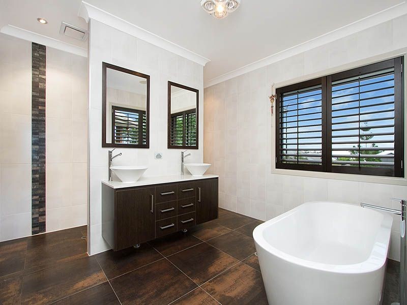 9 Montgomerie Parade, North Lakes QLD 4509