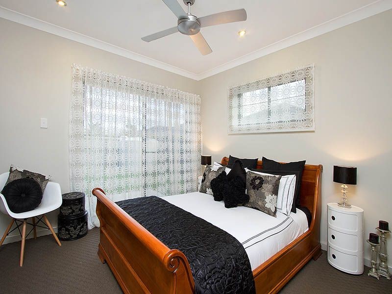 9 Montgomerie Parade, North Lakes QLD 4509