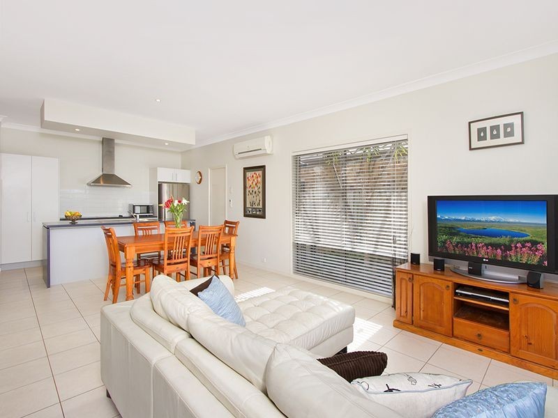 16 Foambark Street, North Lakes QLD 4509