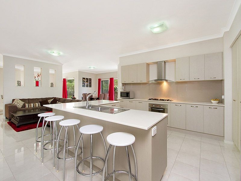 4 Silkyoak Court, North Lakes QLD 4509