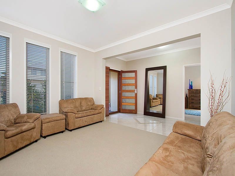 4 Silkyoak Court, North Lakes QLD 4509