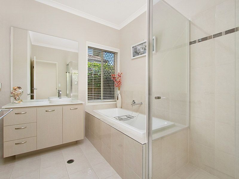 4 Silkyoak Court, North Lakes QLD 4509