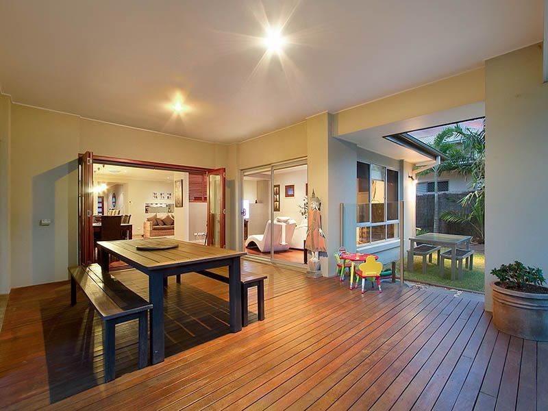 2 Warabi Crescent, North Lakes QLD 4509