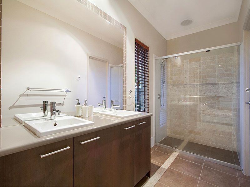 2 Warabi Crescent, North Lakes QLD 4509