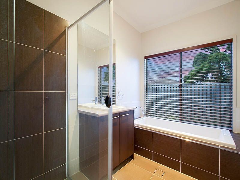 2 Warabi Crescent, North Lakes QLD 4509