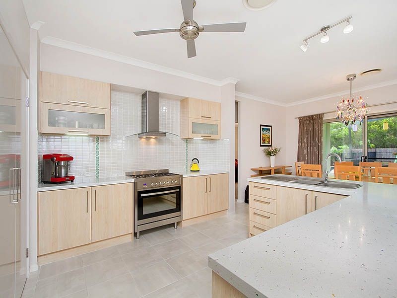 10 Silkyoak Court, North Lakes QLD 4509
