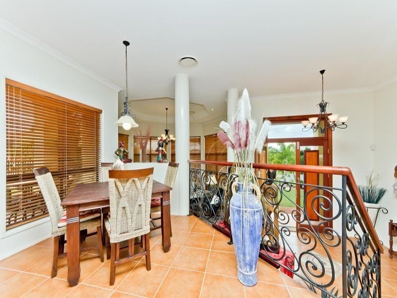 6 Lochside Drive, North Lakes QLD 4509