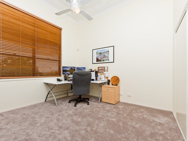 6 Lochside Drive, North Lakes QLD 4509