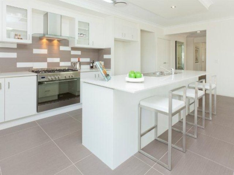 6 Hollow Crescent, Narangba QLD 4504