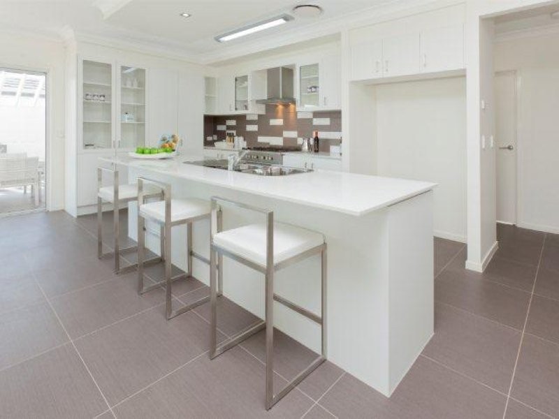 6 Hollow Crescent, Narangba QLD 4504