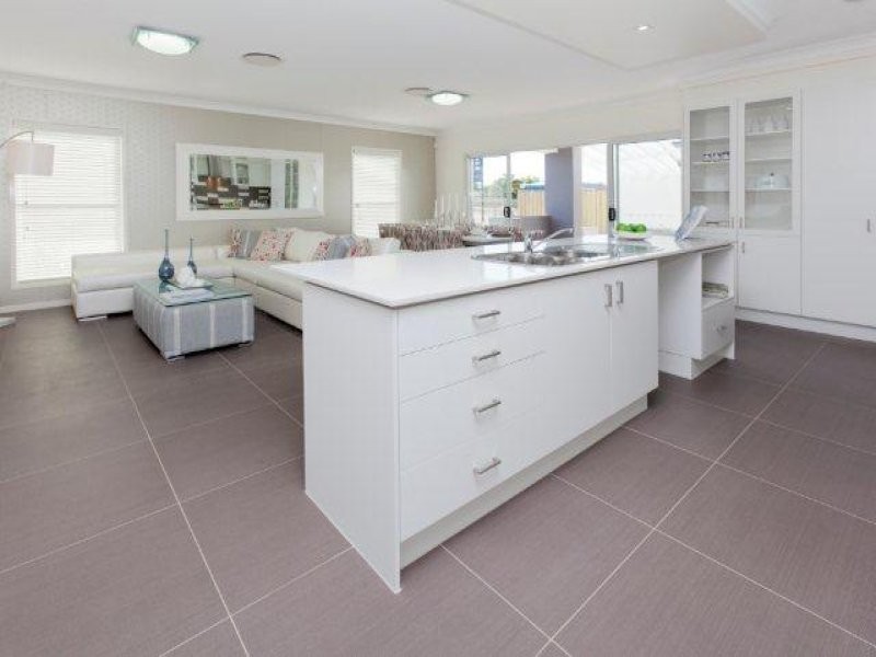 6 Hollow Crescent, Narangba QLD 4504