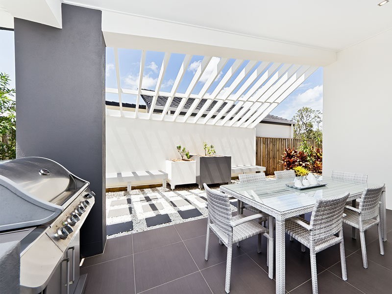 6 Hollow Crescent, Narangba QLD 4504