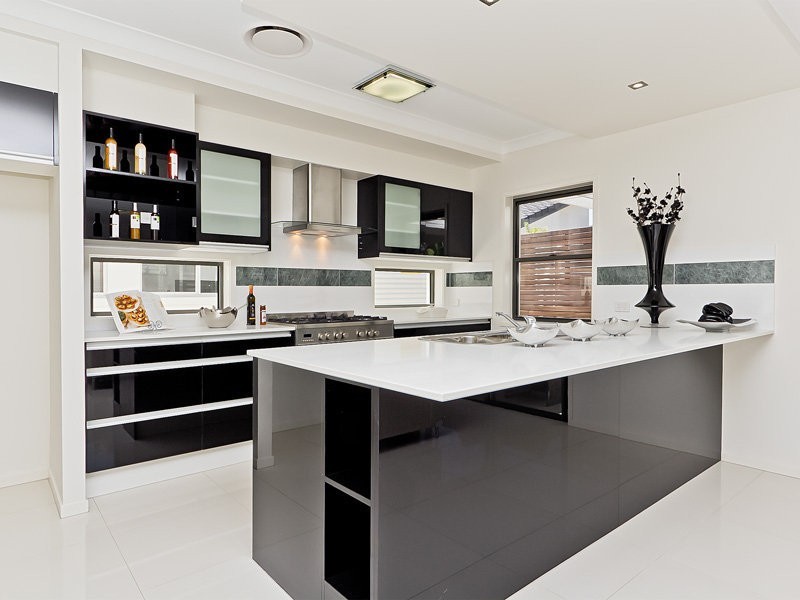 4 Hollow Crescent, Narangba QLD 4504