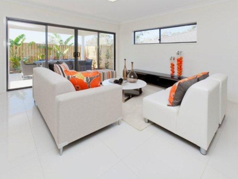 4 Hollow Crescent, Narangba QLD 4504