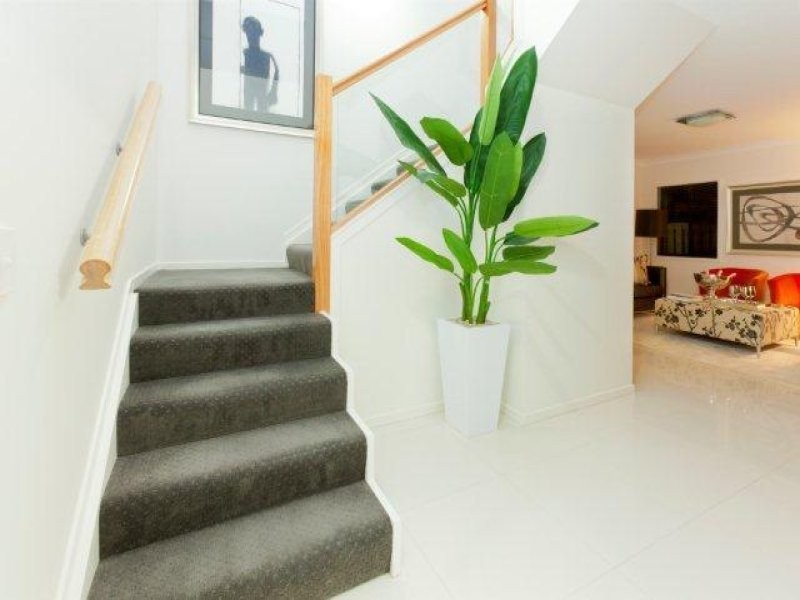 4 Hollow Crescent, Narangba QLD 4504