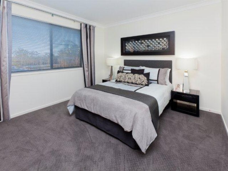 4 Hollow Crescent, Narangba QLD 4504