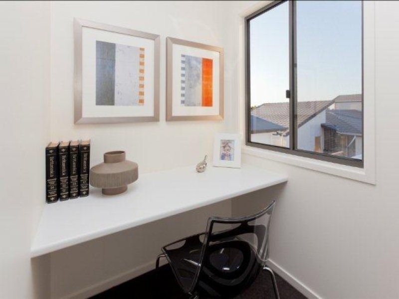 4 Hollow Crescent, Narangba QLD 4504