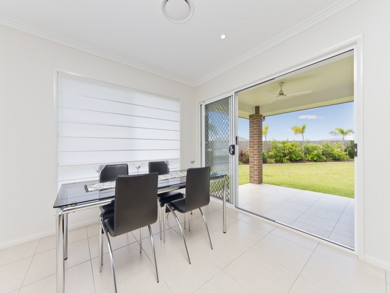 27 Williams Crescent, North Lakes QLD 4509