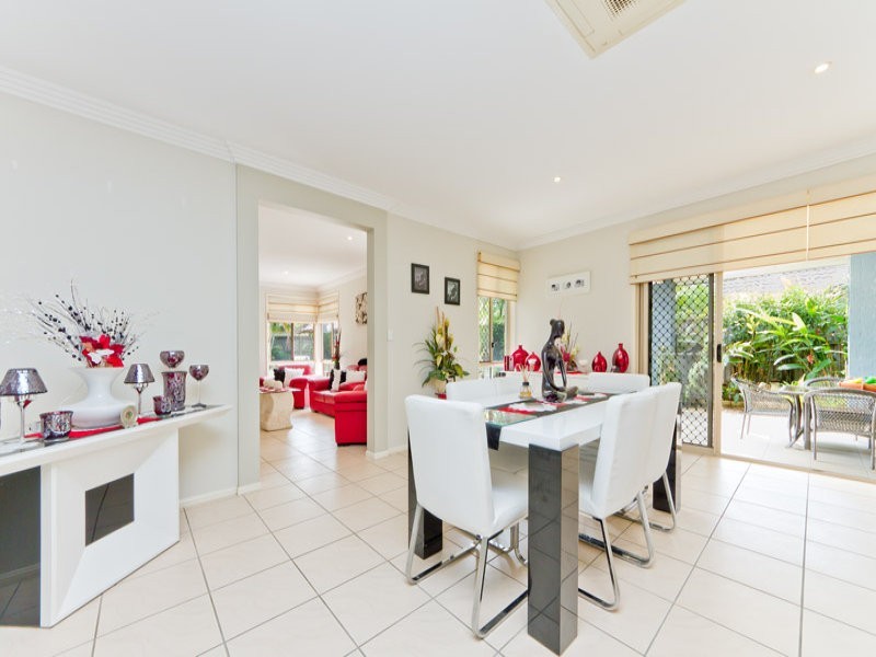 30 Dotterel Crescent, North Lakes QLD 4509