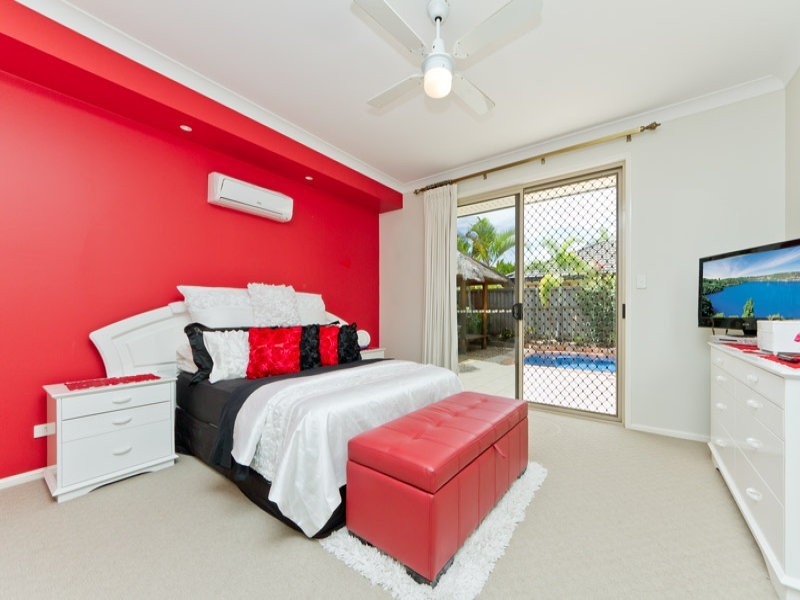 30 Dotterel Crescent, North Lakes QLD 4509