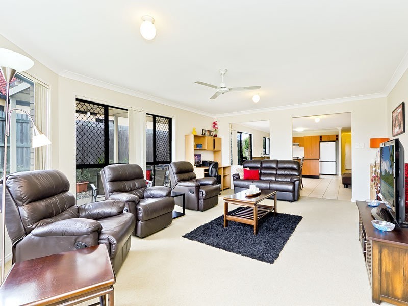 7 Willandra Parade, North Lakes QLD 4509