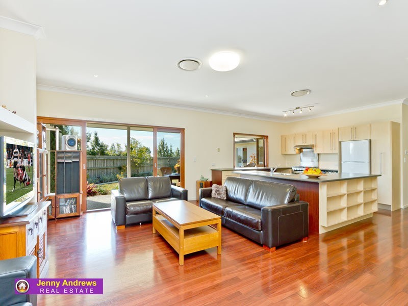 37 Cottonwood Circuit, North Lakes QLD 4509