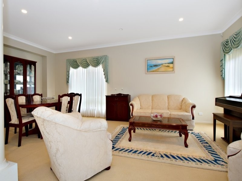 10 Lochern Court, North Lakes QLD 4509