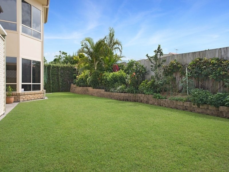 8 Lochern Court, North Lakes QLD 4509