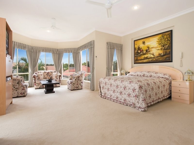 8 Lochern Court, North Lakes QLD 4509