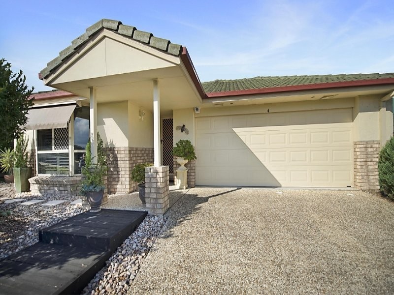 4 Bradford Street, North Lakes QLD 4509